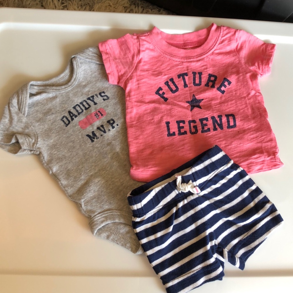 Carters 3Piece Baby Girls set! Newborn size.